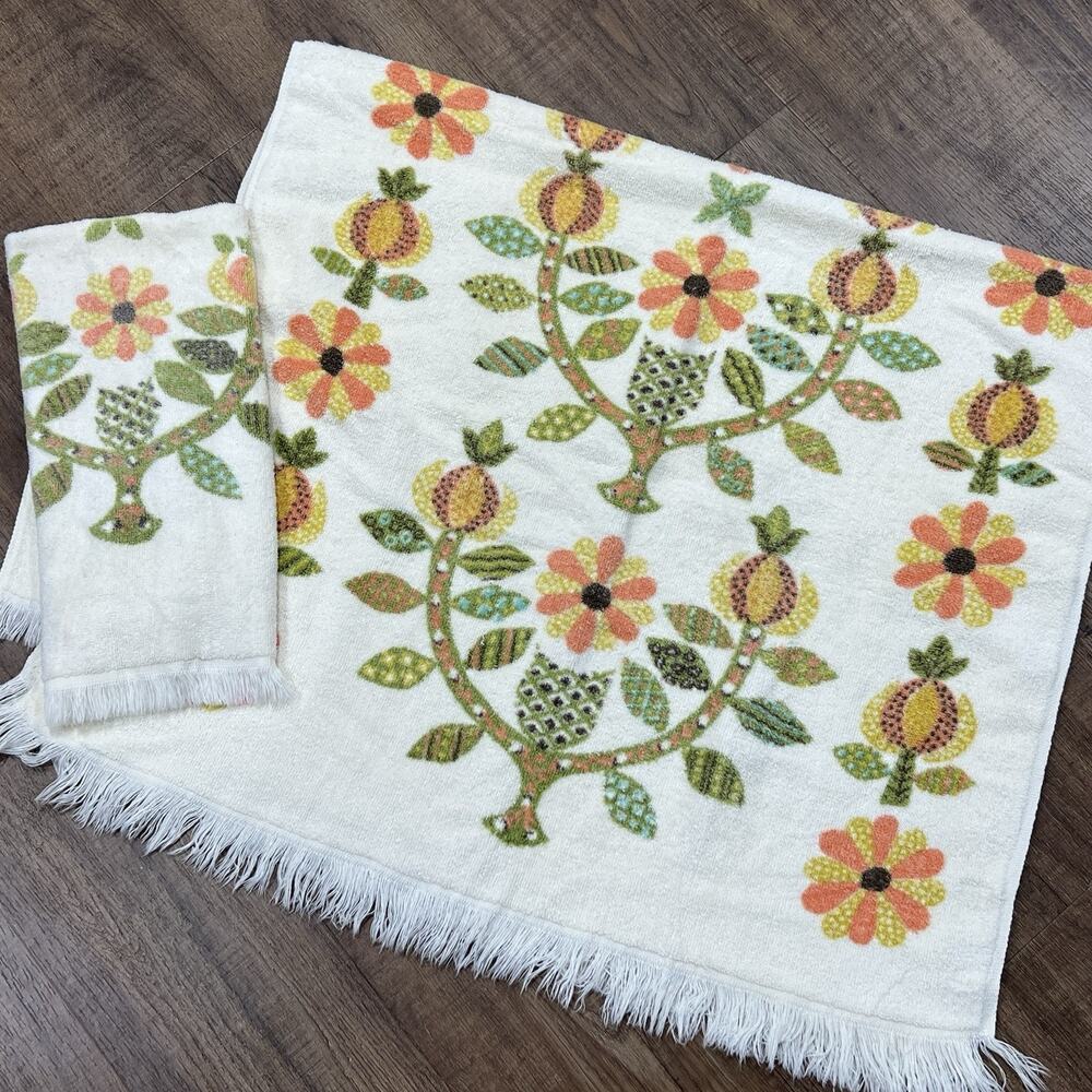 Set 2 Fieldcrest Bath Hand Towels Smithsonian 42" Collection MCM Flower Power